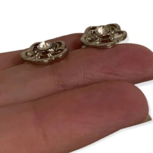 OSFA | Silver Flower Earrings with Faux Diamond Center Stone - Picture 3 of 6